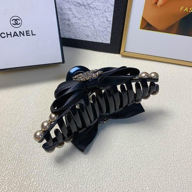 Chanel Hair Grab Clip  (4)